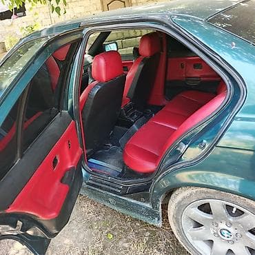 diffuser satisi: BMW 3 Series E36 sedan - Gövdə: tünd yaşıl, 4 qapı - Ön hissə — 5