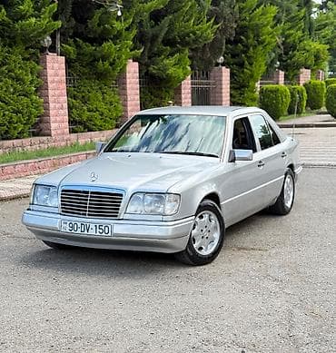 e class mercedes: Mercedes-Benz E 200: 2 l | 1994 il Sedan — 5
