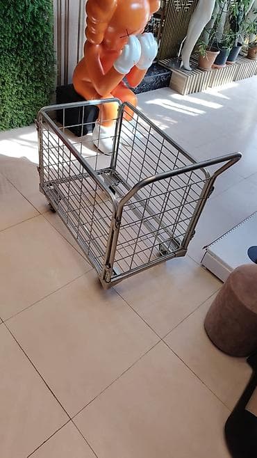 Paslanmayan poladdan ticarət/saxlama səbəti – təkərli - Material