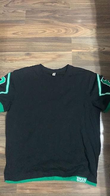 alt geyimleri: Qara rəngli qısaqoll T‑shirt - Rəng: qara; yaşıl detallar - Dizayn — 1