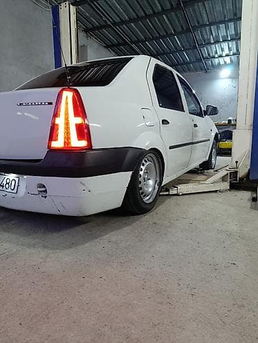 lada 2013: Renault Logan: 1.6 l | 2013 il 999 km Sedan — 2