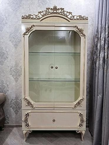 vitrin dolab: Qorka 100 azn Uzunu tacsız 1 86 tacnan 2 13 1 metir en 🏡Bileceri — 1