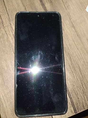 Poco3x pro telefonu .Ana palatası xarab.Qalanları sağdı.Ekran — 2