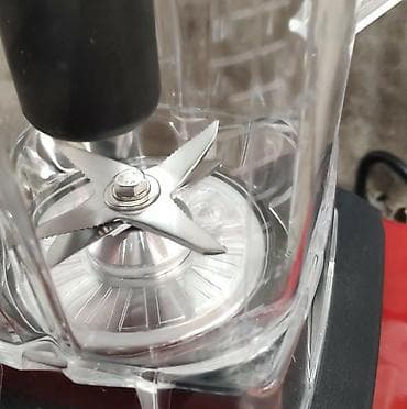 kokteyl blenderi: Blender kokteyl Bosch Guc 3000 watt powerfull motor 2.0L tutumu — 5