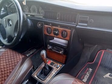 Mercedes-Benz 190 (W201): 2 l | Sedan