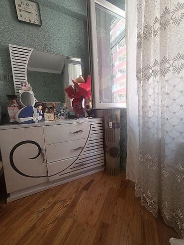 Мебель: Mebel dəsti – qonaq və yataq otağı üçün Qonaq otağı: - 3 nəfərlik — 6
