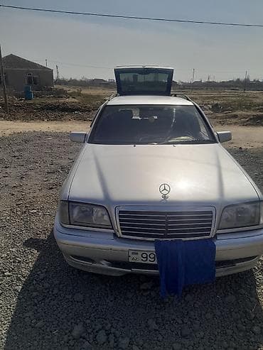 xrom kalpak: Mercedes-Benz C-Seriya Universal (W202) – gümüşü rəngdə, stansiyon — 2