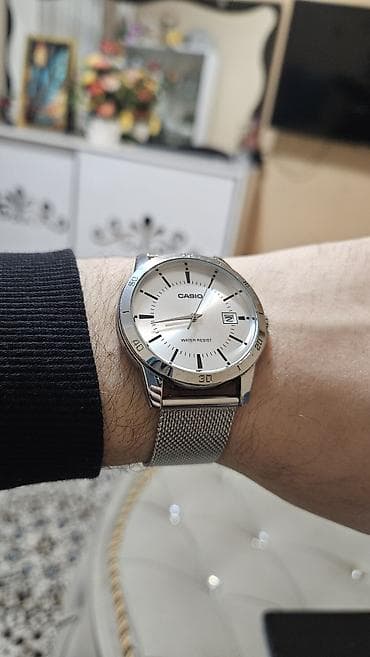 Toy paltarları və aksesuarları: Qol saatı, Casio — 1