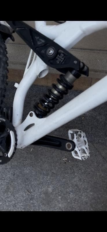 volta vsx: Ağ rəngli dağ velosipedi – downhill/frirayd yönümlü Texniki — 6