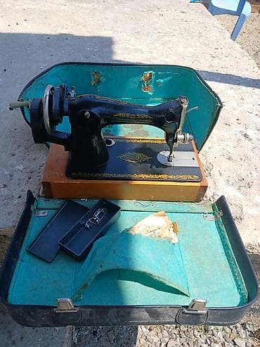 dikis masini: Mexaniki tikiş maşını – klassik model, portativ çamadanlı komplekt — 1