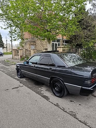 mersedes 221: Mercedes-Benz 190: 2 л | 1989 г. Седан — 6