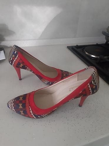 Tuflilər, Ölçü: 40, rəng - Qırmızı, İşlənmiş