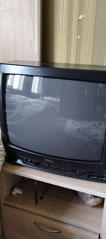 tv box pultu: Funai kineskop televizoru - Ekran: təxminən 21" CRT (kineskop), əyri — 1