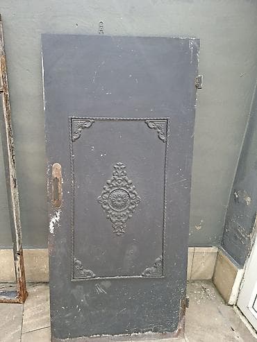 Dəmir qapı və çərçivə dəsti
eni 90 hündürlük 190 — 2