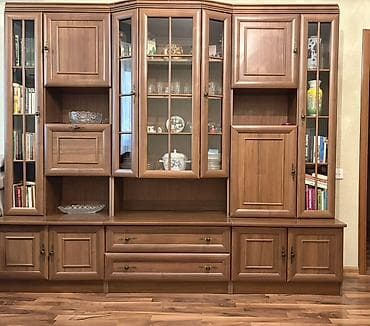 Klassik üslubda böyük qonaq otağı divar mebeli - Material: ağac -