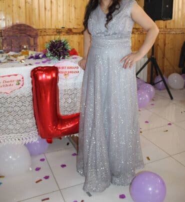 1 dəfə nişanıma geyinmişəm.150 manata almışam.70 manata satıram.real