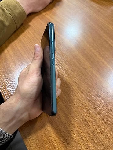 samsumg s22: Samsung Galaxy S22 — 4