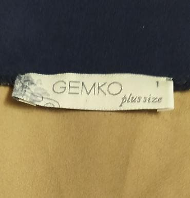 sederek xonca instagram: Красивое платье 👗
Лёгкое, самое то на лето 
Размер 42-44
Турция — 2