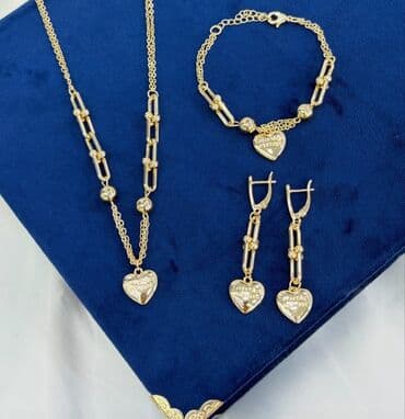 Dini zərgərlik əşyaları: Dəstə daxildir: Sırğa, Bilərzik, Boyunbağı, Tiffany — 1