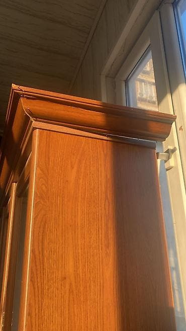 dolabı: Klassik üslubda vitrinli bufet/dolap - Material: ağac fakturalı — 3