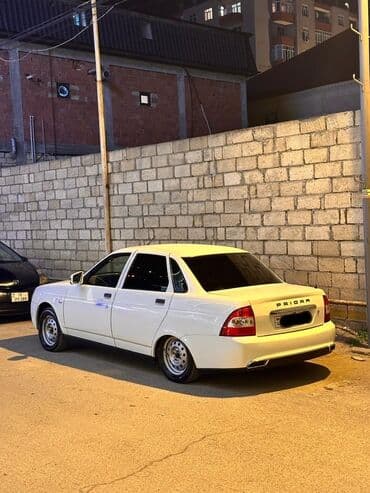 ваза напольная стеклянная высокая без узора: LADA Priora sedan – ağ rəng, 4 qapılı, arxa ötürücülü. Salam maşın — 5