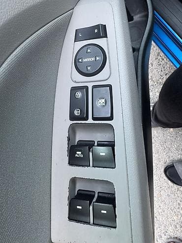 hunday i20: Hyundai Elantra – mavi sedanın zərif dizaynı və praktiki — 6