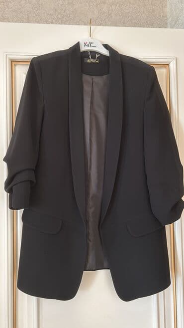 üçlü qadın kostyumları: Yenidir — 1