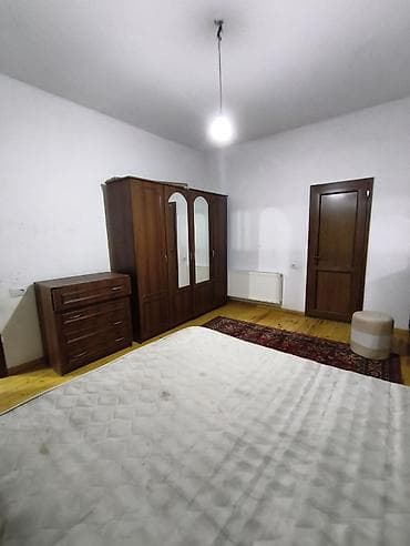 gencede kiraye ev axtariram: 120 kv. m, 5 otaqlı — 8