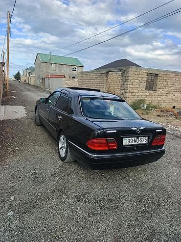 mersedes diski teker: Bağışlayın, bu təsvir üçün uyğun və təhlükəsiz bir məhsul və ya xidmət — 1