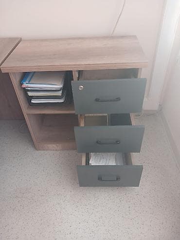 Ofis masaları: İşlənmiş, İşçi üçün, Kvadrat masa — 6