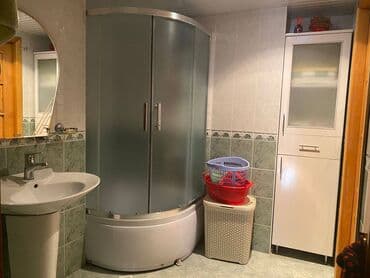 9 ci mikrorayon satilan evler: Bakı, 3 otaqlı, Köhnə tikili, m. Qara Qarayev, 82 kv. m — 10