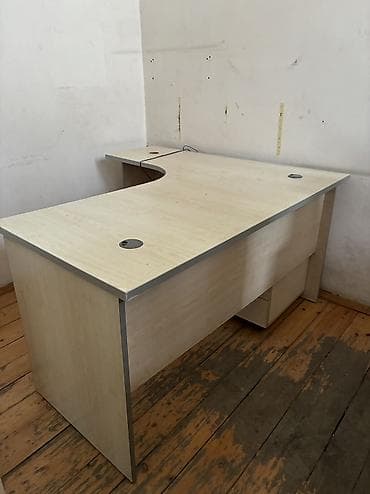 Офисные столы: Б/у, Для сотрудника, Угловой стол — 1