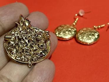 gizil sirga: Nar temalı zərgərlik dəsti - Tərkib: 1 ədəd nar formalı brosa və 1 — 3