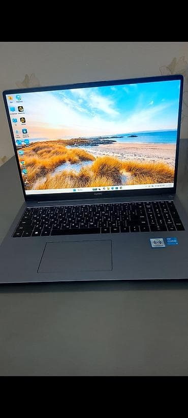 predator notebook: Kompyuter ( notebook ) satilir. 1800 Azn qiymeti olub. Endirimle 1300 — 4