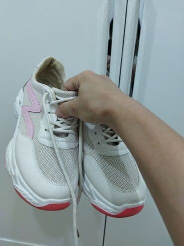 asics onitsuka tiger qadın krossovkaları: Qadın idman ayaqqabıları – hamısı yenidir. 36-37- 39 olculerdir. her — 6