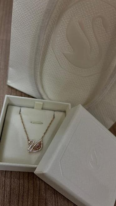 zergerlik: Boyunbağı, Swarovski, Çəhrayı qızıl, Ödənişli çatdırılma, Ünvandan götürmə — 1