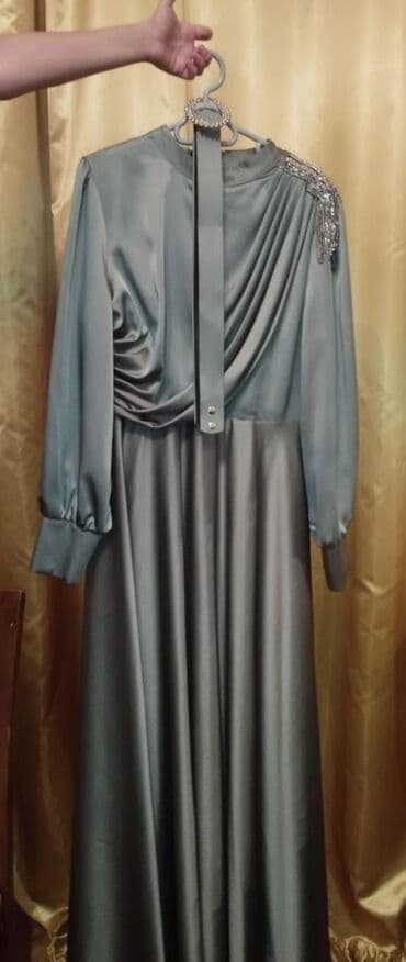 vecerni koynekler: Ziyafət paltarı. Bir dəfə geyinilib. Metrolara çatdırılır. Real — 1