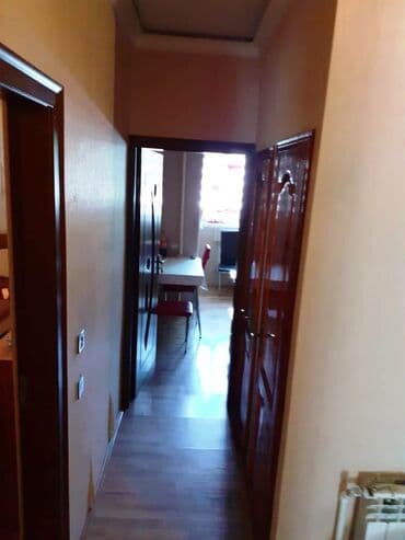 9 ci mikrorayon satilan evler: Bakı, 3 otaqlı, Köhnə tikili, m. Neftçilər, 80 kv. m — 13