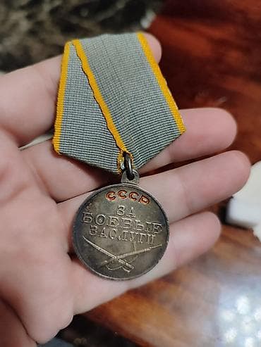 hərbi çanta: Sovet dövrünə aid orden və medallar toplusu - Orden “Oktyabr — 10