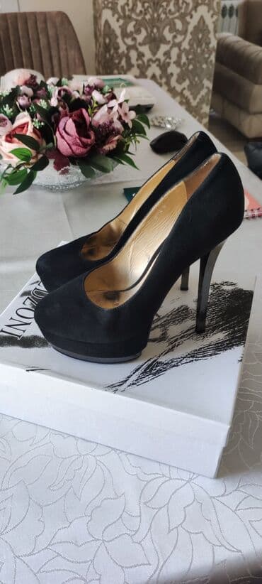 Tuflilər, Ölçü: 36, rəng - Qara, İşlənmiş