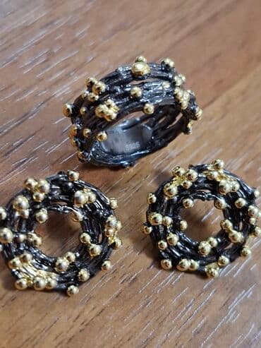 kişilər üçün vizitka qabı: Gumush komplekt
S925 — 8