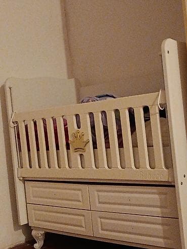 intex matras: Oğlan və qız üçün, İşlənmiş, Dördbucaq, Beşik, Matras ilə, Yellənmə mexanizm ilə — 1