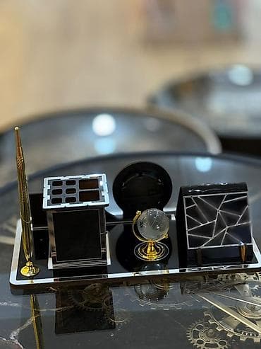 vurma cedveli 11: Masa üstü ofis dəsti - Şüşə və metal əsaslı, qara-gümüş rəng — 2