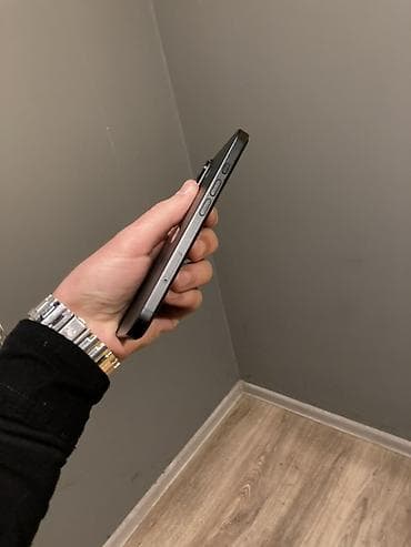 iphone 11 pro kreditle: IPhone 16, 128 GB, Black Titanium, Face ID — 3