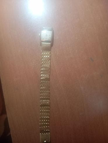 nabi saat: Qızılı rəngli klassik kişi qol saatı - Korpus: dördkünc forma, qızılı — 4