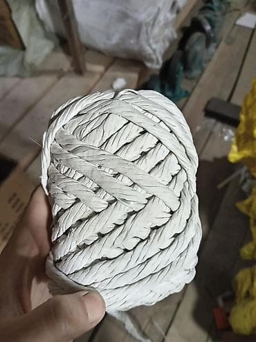 Ağ rəngli kağız kəmənd/kağız ip – dekor və qablaşdırma üçün. Asbest
