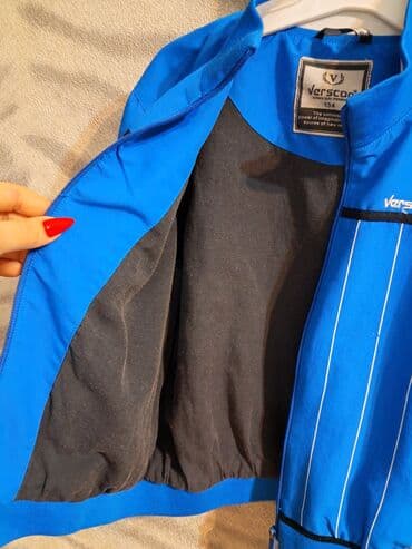 детские зимние куртки: Oğlan üçün (8-9 yaş)
Yaxşı vəziyyətdədir — 2