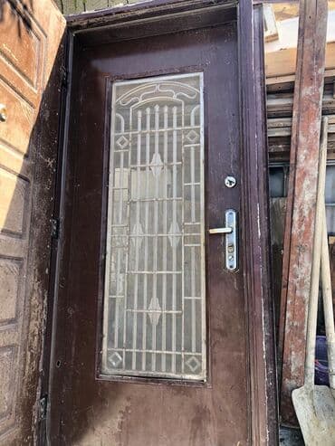 qapılar az: İşlənmiş Giriş qapısı Zamok və çərçivə ilə, Ödənişli quraşdırma, Ödənişli çatdırılma — 2