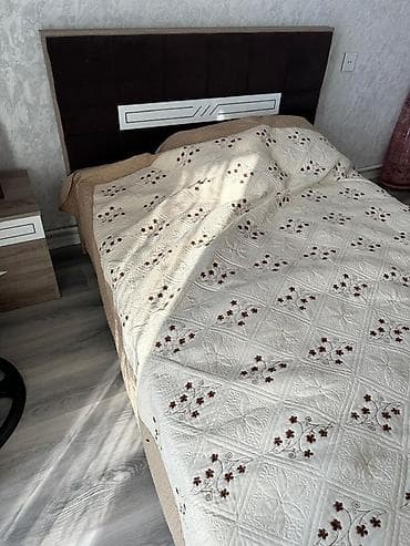 Yataq otağı mebel dəsti - Tərkib: 3 qapılı şkaf (aşağıda 2 geniş — 2