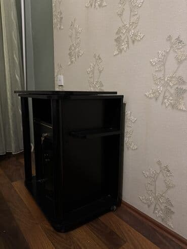 Спальные гарнитуры: Прямой ТВ стенд, С полками — 2